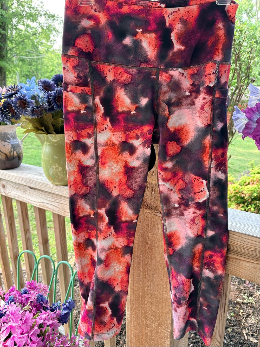 Alive Magnetics Berry Purple Tie Dye Effect Stretch Yoga Leggings Side Pouches
